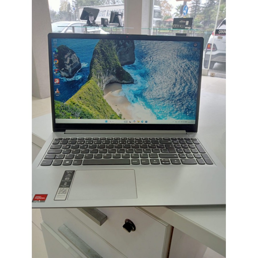LENOVO Ideapad 1 15ALC7 AMD Ryzen 7 5700U 16GB 512GB SSD Laptop
